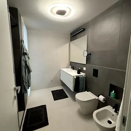 Nanni Contemporary, Pool And Garden