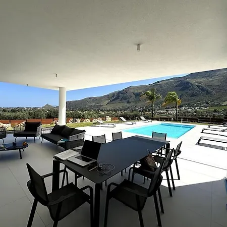 Nanni Contemporary, Pool And Garden Villa *