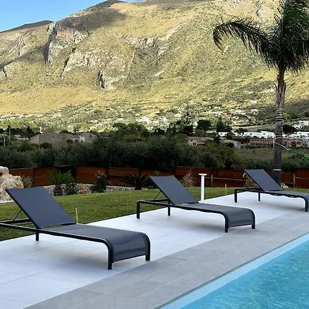 Nanni Contemporary, Pool And Garden *